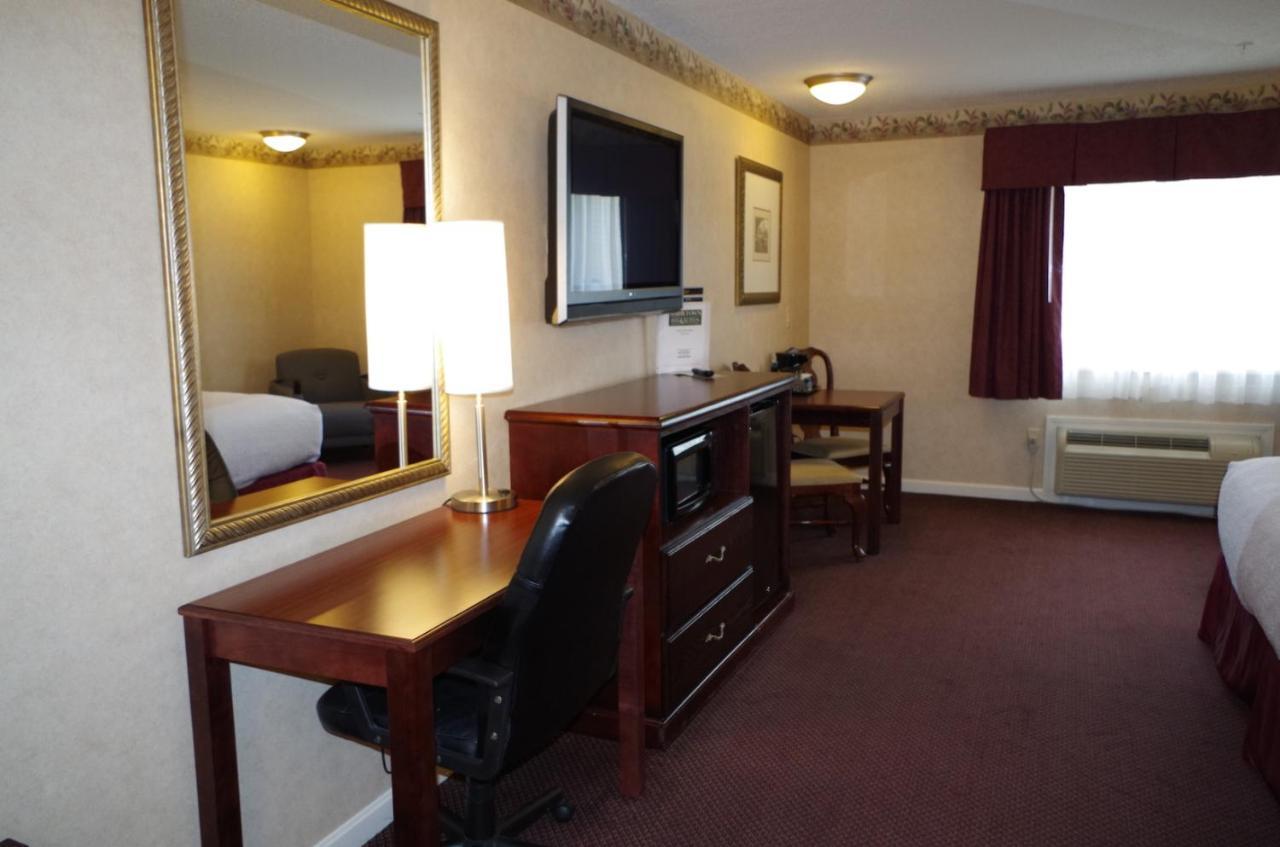 Shiretown Inn & Suites Houlton Exterior foto